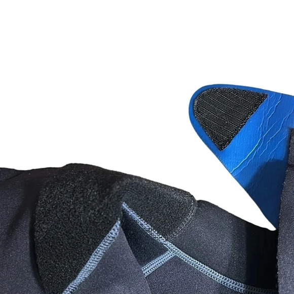 Akona wetsuit,women size  5/6 .Black ,scuba diving , sea doo,surfing ,Neoprene - Picture 12 of 13